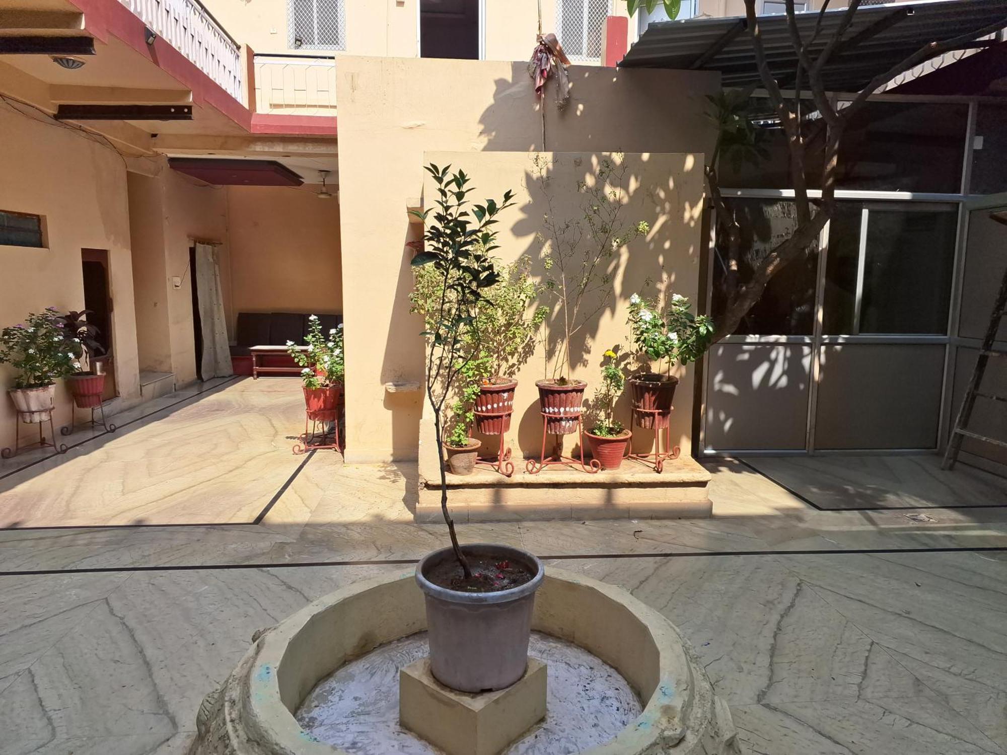 فندق أوم بوشكار المظهر الخارجي الصورة